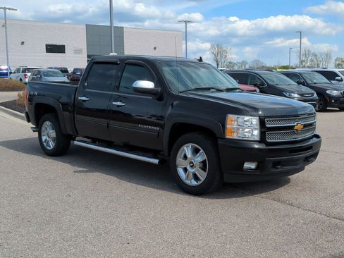 Used 2013 Chevrolet Silverado 1500 LTZ AWD/4WD image 2