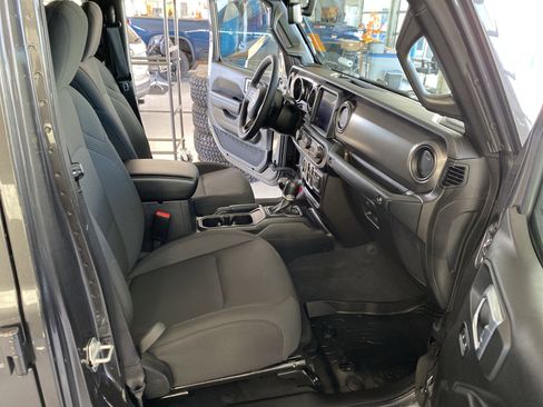 Used 2023 Jeep Gladiator Sport image 27