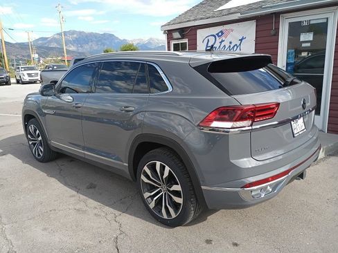 Used 2022 Volkswagen Atlas Cross Sport SEL Premium R-Line AWD/4WD image 2