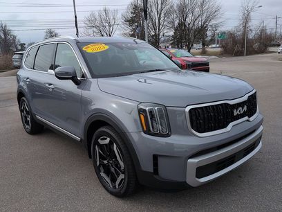 Used 2023 Kia Telluride EX w/ EX Captain's Chair Package