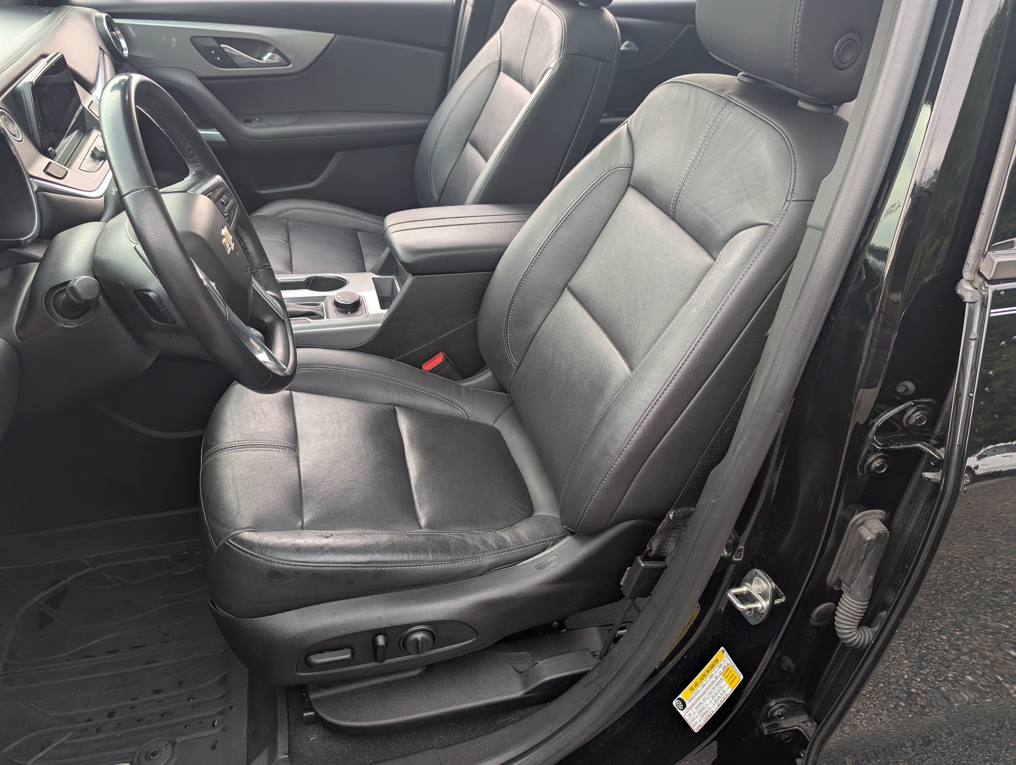 Used 2019 Chevrolet Blazer LT w/ Sun and Wheels Package FWD image 17