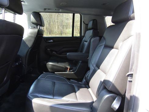 Used 2015 Chevrolet Suburban LT w/ Luxury Package image 34