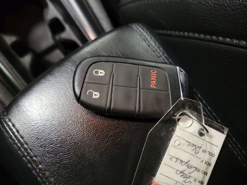 Used 2024 Jeep Compass Latitude AWD/4WD image 16
