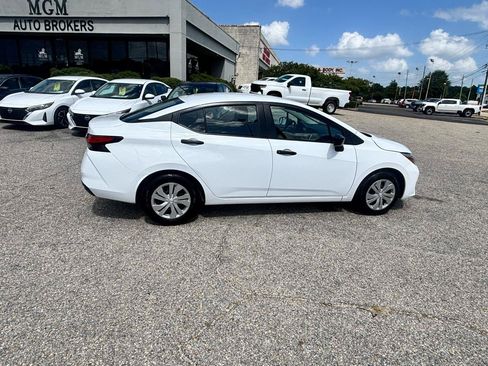 Used 2023 Nissan Versa S FWD image 27