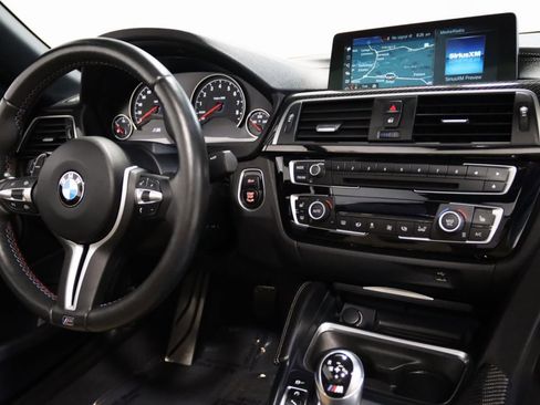 Used 2018 BMW M4 Convertible image 67