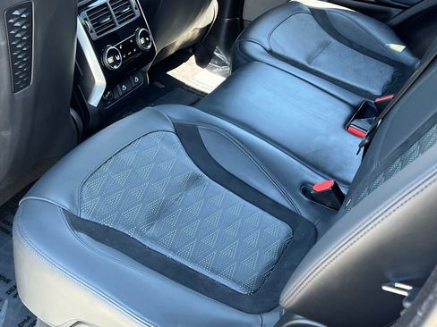 Used 2022 Land Rover Range Rover Sport SVR image 22