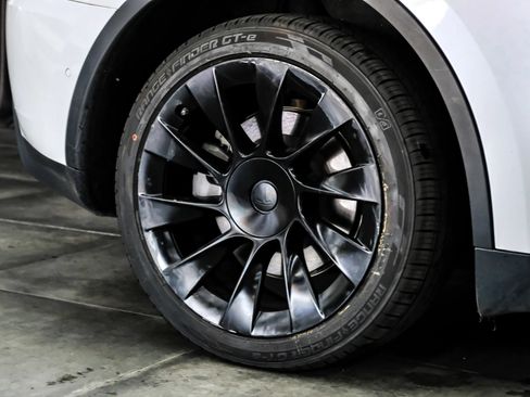 Used 2021 Tesla Model Y Long Range AWD/4WD image 61