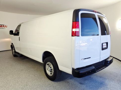 Used 2018 Chevrolet Express 2500 Extended w/ Driver Convenience Package image 2