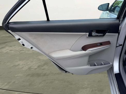 Used 2012 Toyota Camry XLE FWD image 20