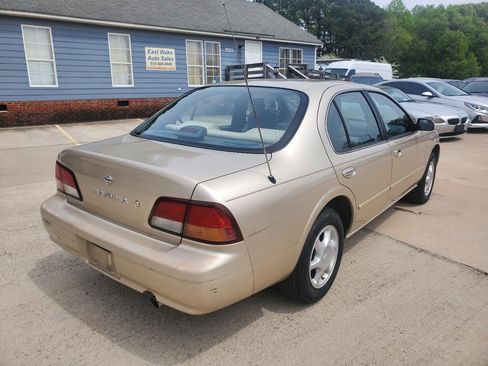 Used 1998 Nissan Maxima GLE image 9
