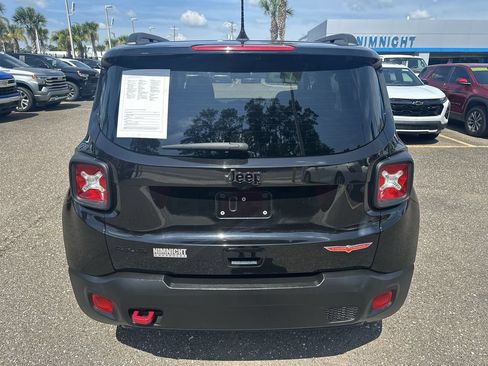 Used 2023 Jeep Renegade Trailhawk AWD/4WD image 15
