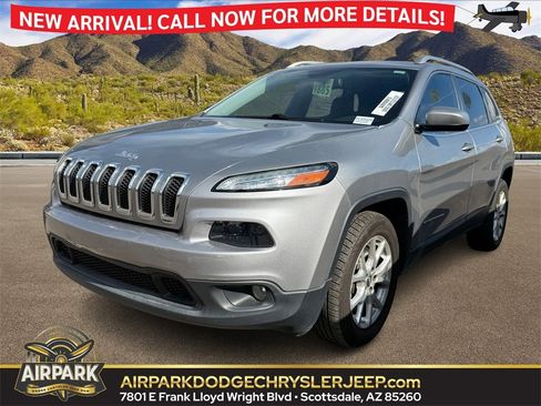 Used 2016 Jeep Cherokee Latitude image 1