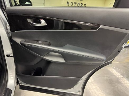 Used 2017 Kia Sorento AWD image 28