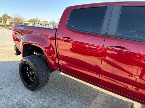 Used 2021 Chevrolet Colorado LT image 9