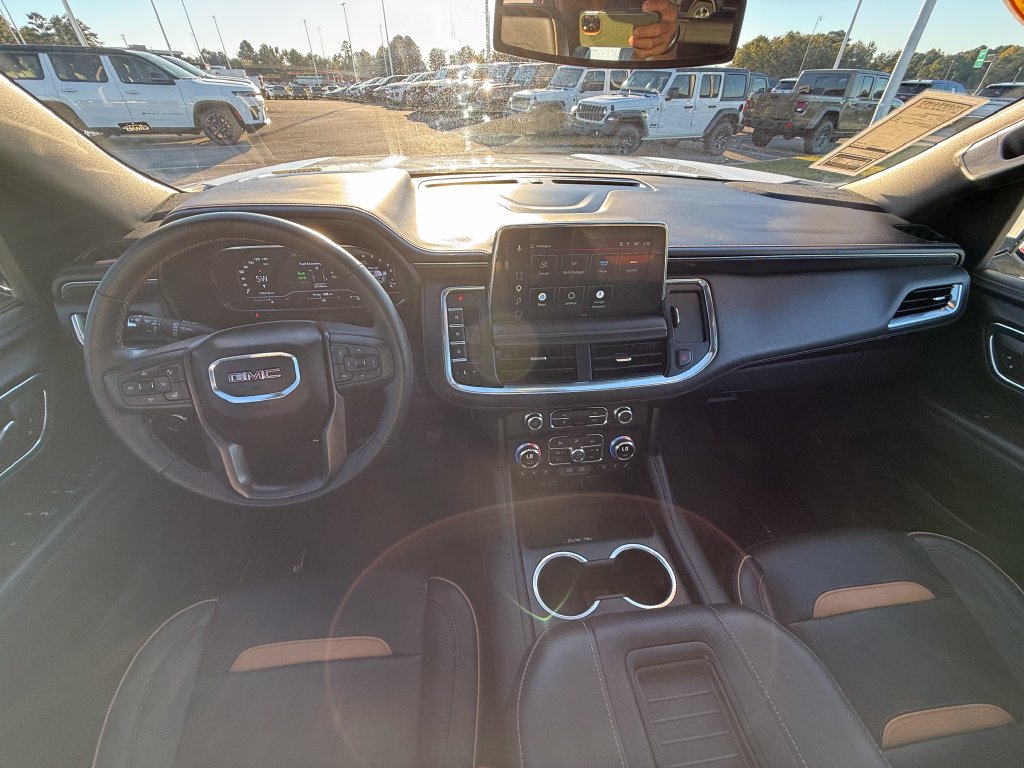 Used 2023 GMC Yukon XL AT4 w/ AT4 Premium Plus Package AWD/4WD image 7