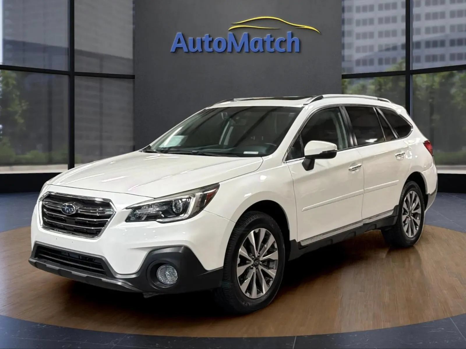 Used 2018 Subaru Outback 3.6R Touring w/ Popular Package #3 AWD/4WD image 3