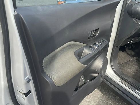 Used 2019 Nissan Kicks S FWD image 18