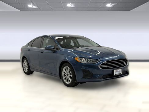 Used 2019 Ford Fusion SE FWD image 6