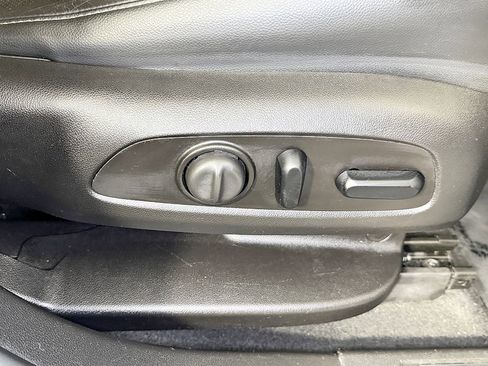 Used 2018 GMC Acadia SLT image 44