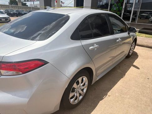 Used 2025 Toyota Corolla LE FWD image 3