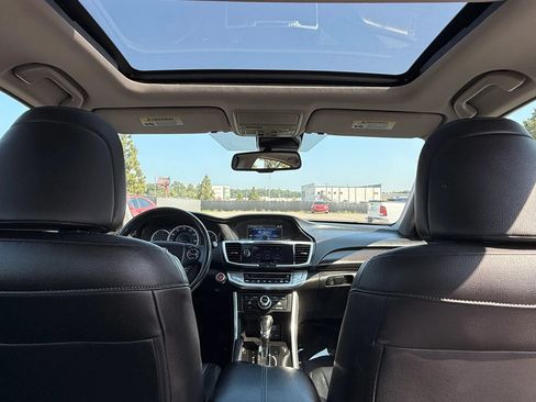Used 2015 Honda Accord Touring image 23