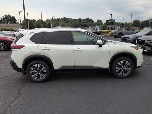 Used 2023 Nissan Rogue SV w/ SV Premium B Package FWD image 8