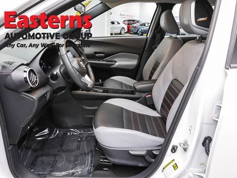 Used 2023 Nissan Kicks SR w/ SR Premium Package FWD image 14