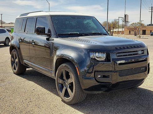 Used 2023 Land Rover Defender 110 X-Dynamic SE image 4