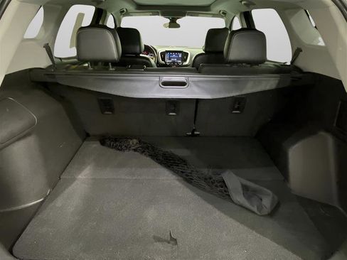 Used 2022 GMC Terrain SLT w/ Infotainment Package II AWD/4WD image 27