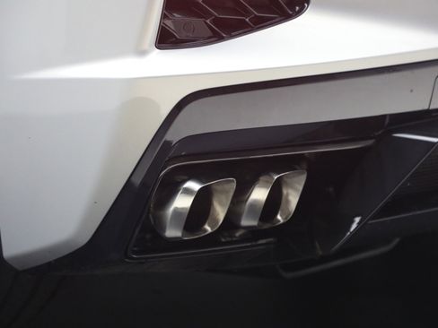 Used 2024 Chevrolet Corvette Stingray Premium Cpe w/ Z51 Performance Package RWD image 25