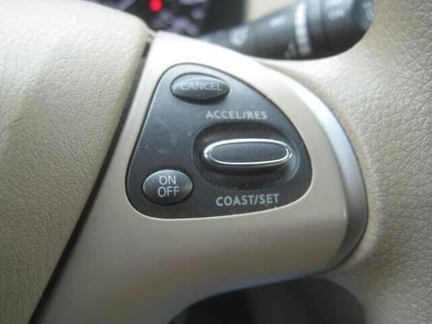 Used 2014 Nissan Pathfinder S AWD/4WD image 25