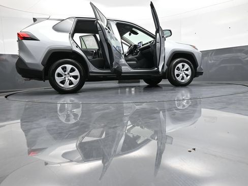 Used 2024 Toyota RAV4 LE AWD/4WD image 47
