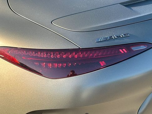 Used 2022 Mercedes-Benz SL 63 AMG 4MATIC image 11