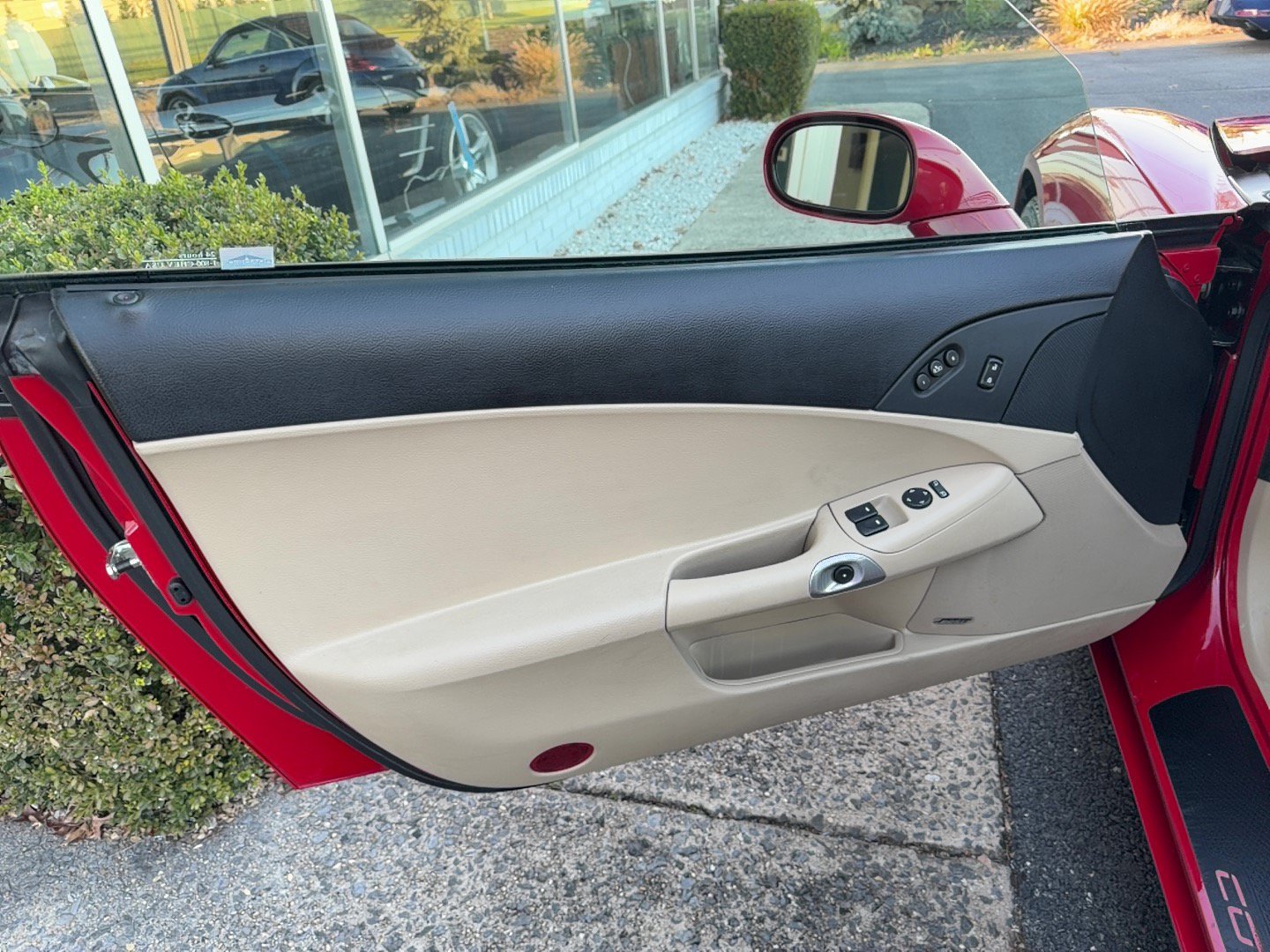 Used 2006 Chevrolet Corvette Convertible w/ Preferred Equipment Group RWD image 16