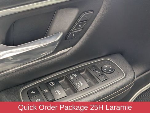 Used 2022 RAM 1500 Laramie AWD/4WD image 12