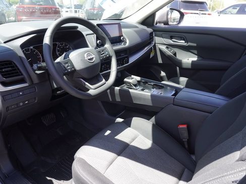 Used 2026 Nissan Rogue SV FWD image 16