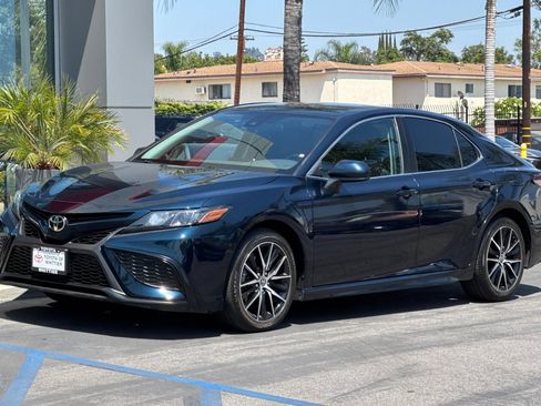 Used 2021 Toyota Camry SE FWD image 10