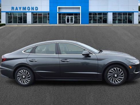 Used 2023 Hyundai Sonata Limited image 2