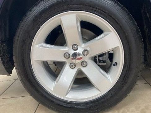 Used 2014 Dodge Challenger SXT image 27