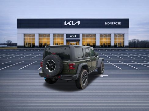 Used 2024 Jeep Wrangler Unlimited Rubicon 4xe w/ Technology Group AWD/4WD image 5