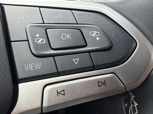 Used 2024 Volkswagen Tiguan SE FWD image 16