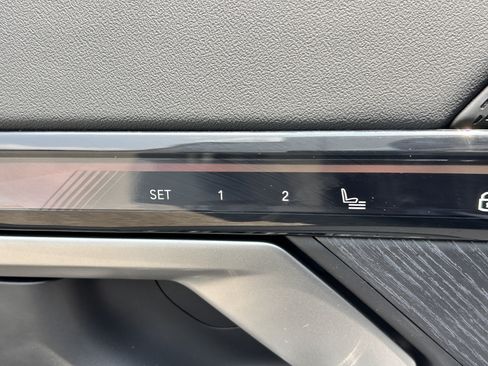 Used 2025 BMW 540i xDrive AWD/4WD image 20