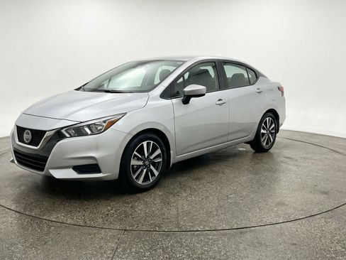 Used 2025 Nissan Versa SV image 3