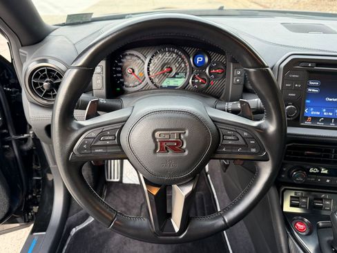 Used 2024 Nissan GT-R Premium w/ Floor Mat Package image 16
