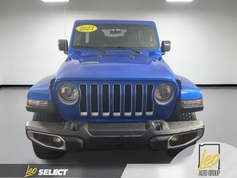 Used 2023 Jeep Wrangler Unlimited Sahara AWD/4WD image 17