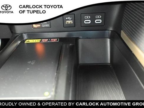 Used 2026 Toyota Camry SE FWD image 31