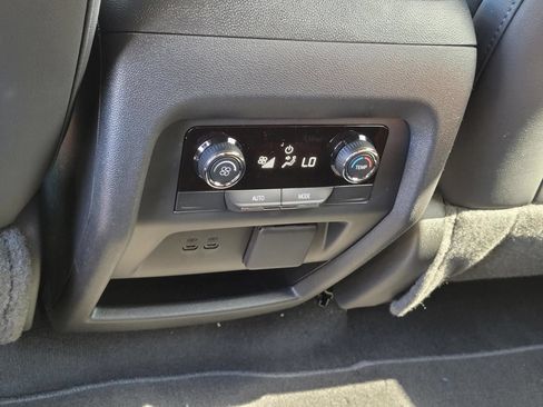 New 2027 Chevrolet Traverse Z71 w/ Enhanced Driving Package AWD/4WD image 13