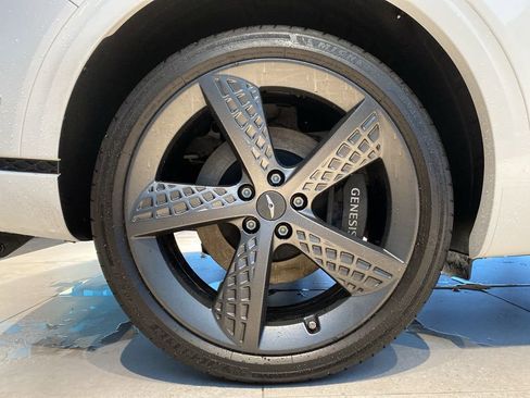 Certified 2024 Genesis GV70 3.5T Sport w/ Sport Advanced Package image 35