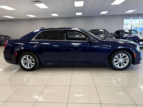 Used 2015 Chrysler 300 Limited image 5