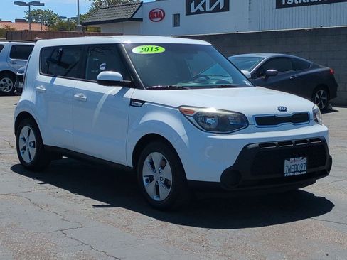Used 2015 Kia Soul FWD image 3